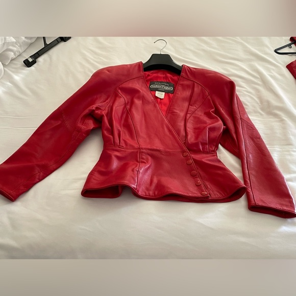 Soft Beautiful Red Leather 3 pieces - Picture 1 of 9